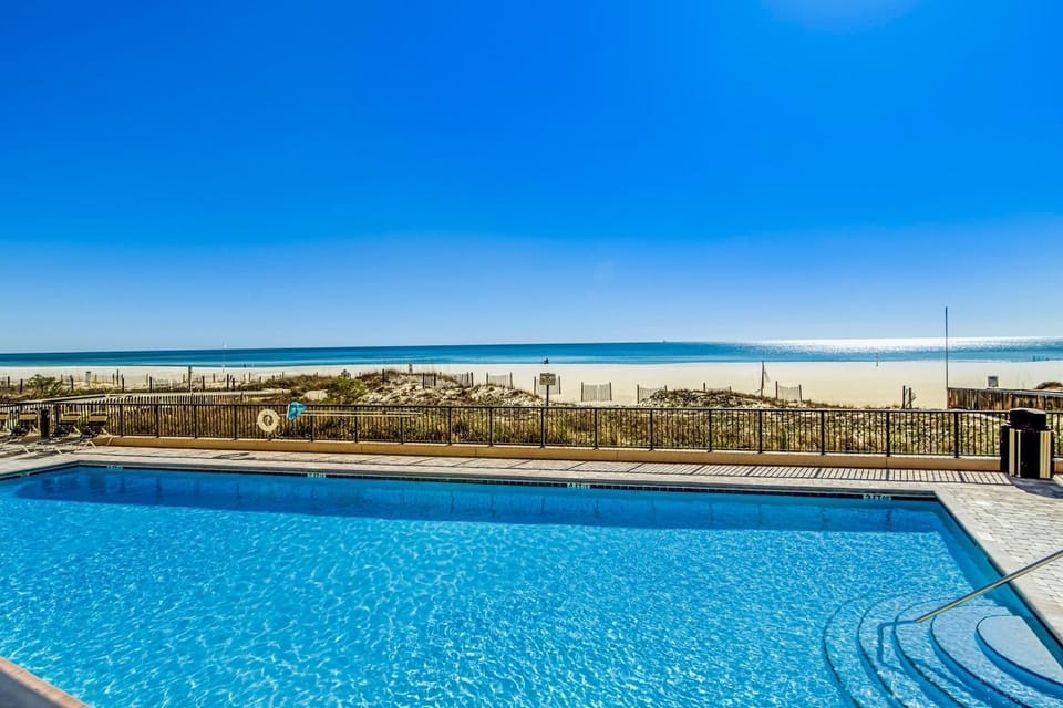 Ninth-Floor Condo in Beachfront Resort with Free WiFi Shared Pool Tennis Court House in Orange Beach