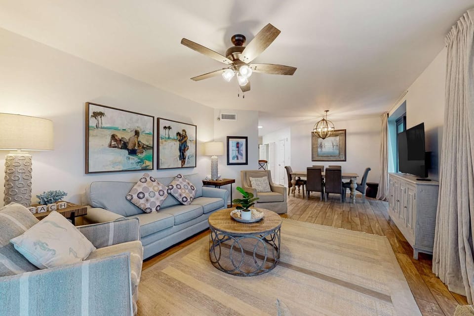 Lovely resort condo with spectacular Gulf views pool & tennis House in Orange Beach