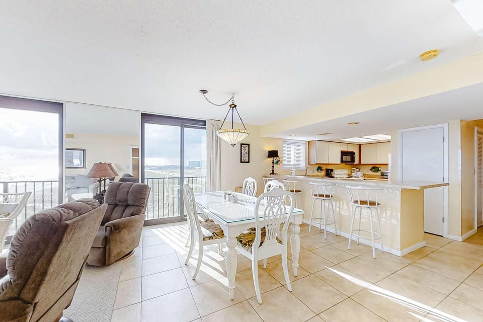 Beachfront Views Beside Perdido Pass House in Orange Beach