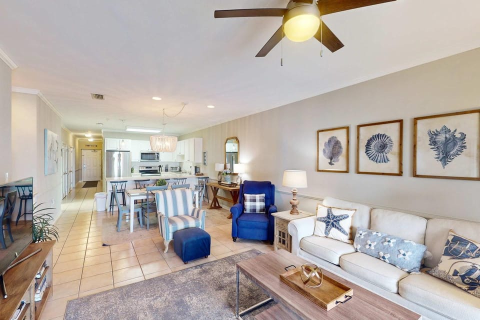 Beachfront at Marlin Key Dazzling Views Pool & Private Boardwalk to Sand House in Orange Beach