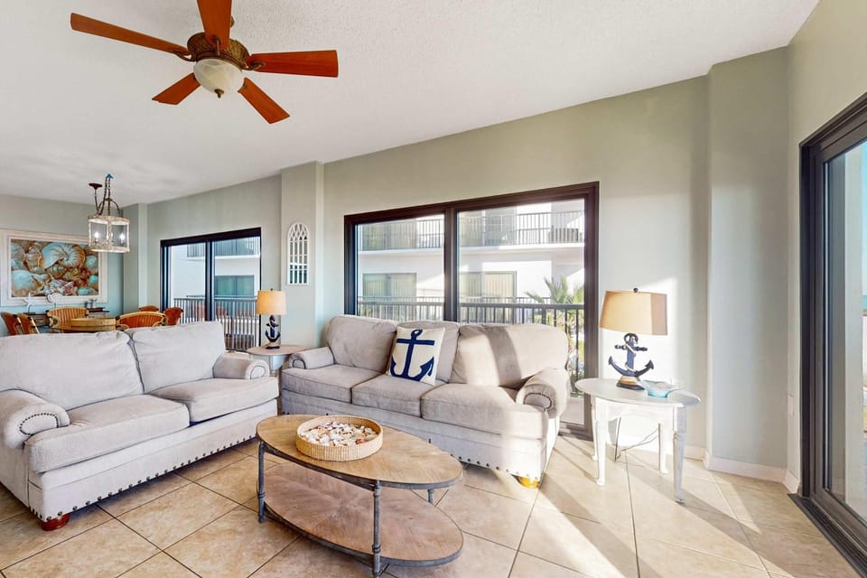 Delightful Corner Getaway With Gulf Views Beach Access Free WiFi & Shared Pools House in Orange Beach