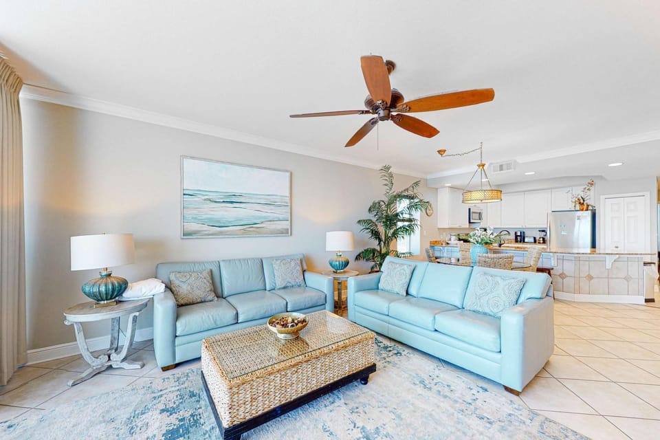 Gulf-front condo with pool sauna washer dryer cable & central AC House in Gulf Shores