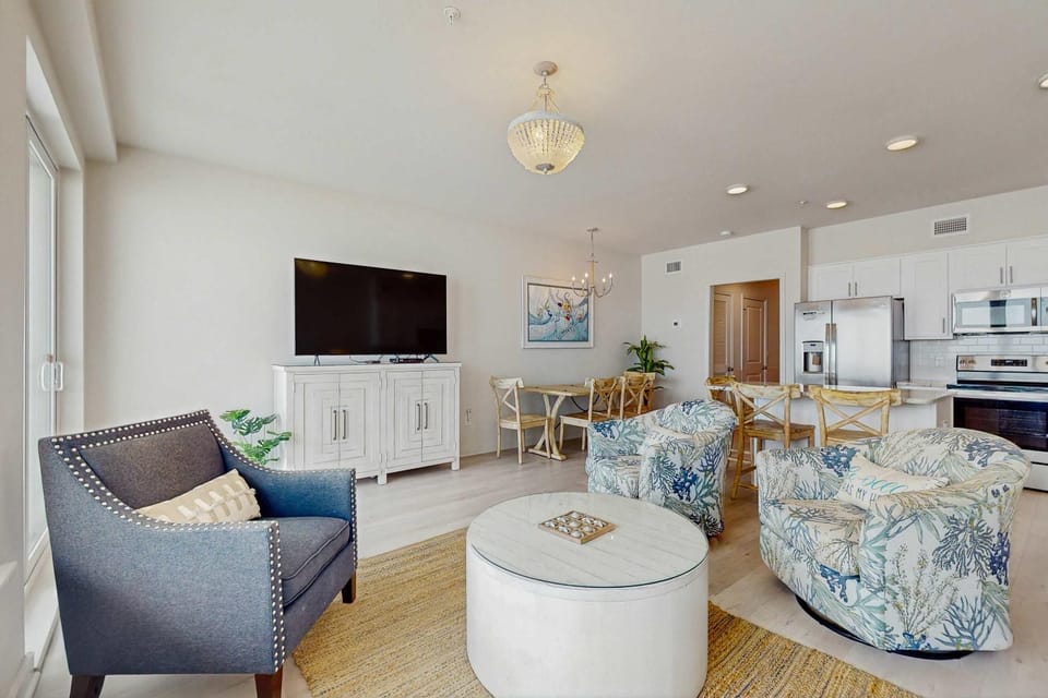 Fantastic home on beach with pool hot tub free WiFi elevator & central AC House in West Beach