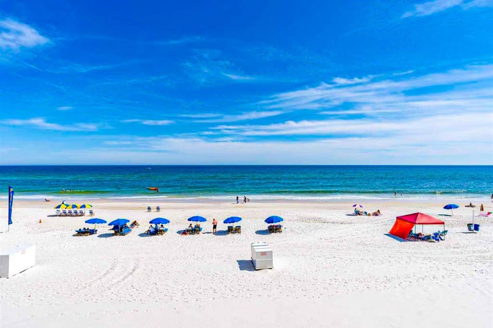 Fantastic home on beach with pool hot tub free WiFi elevator & central AC House in West Beach