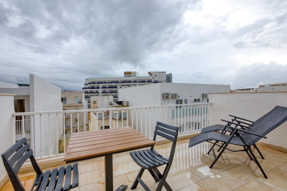 Stylish one bedroom penthouse with 2 sun terraces BFRA1-3 Apartment in Sliema