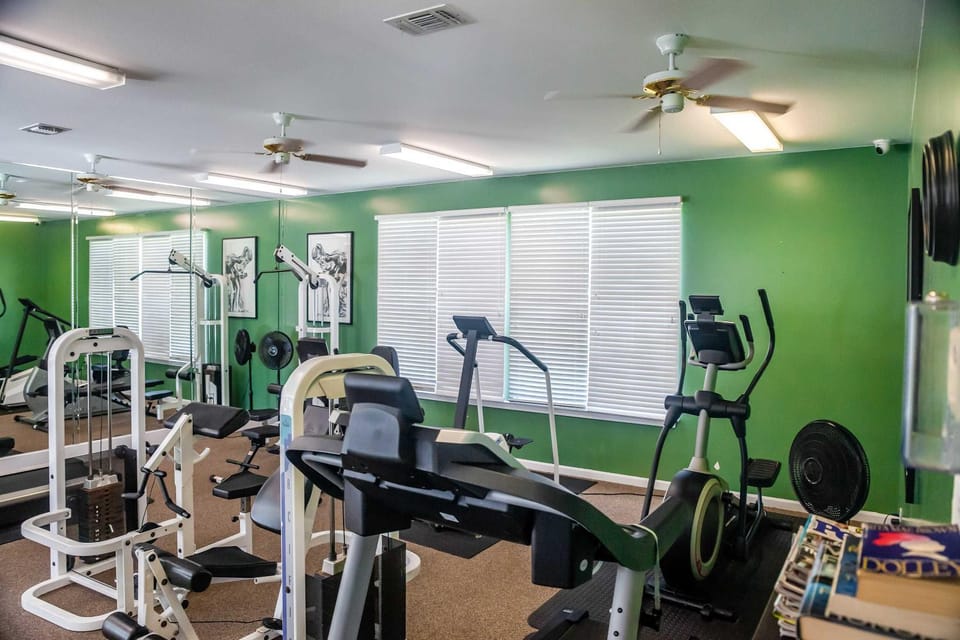 Second floor condo with pool & hot tub access WiFi private W&D and central AC House in Gulf Shores