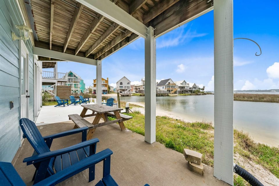 Remodeled lagoon-front home with decks views paddleboat House in West Beach