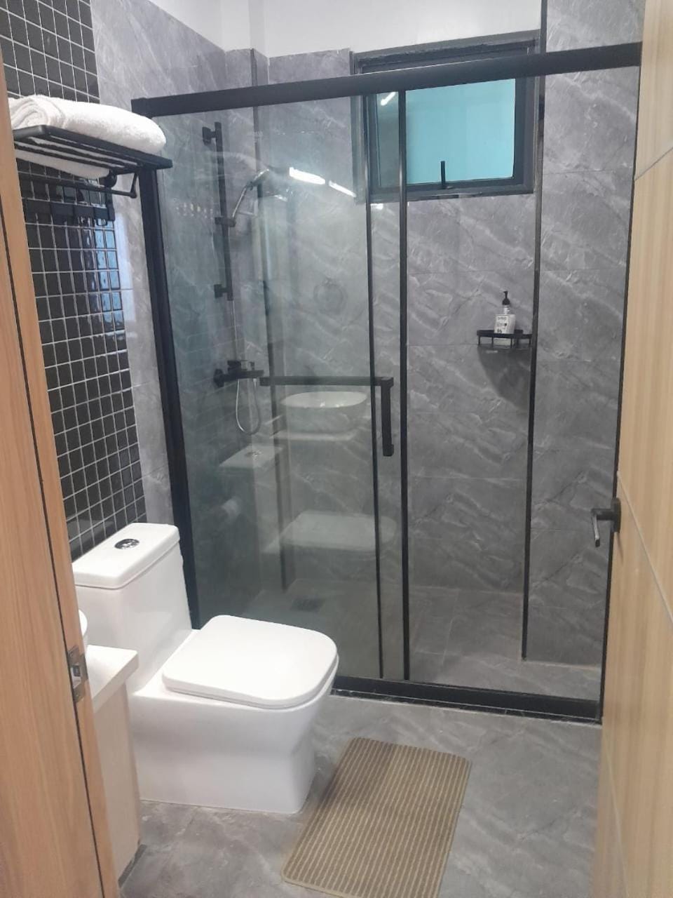 Executive living three bedroom apartments with breathtaking amazing city views gym swimming pool fully equipped gym children playground and ample parking space and proximity to major shopping malls and gourmet restaurants Apartment in Nairobi