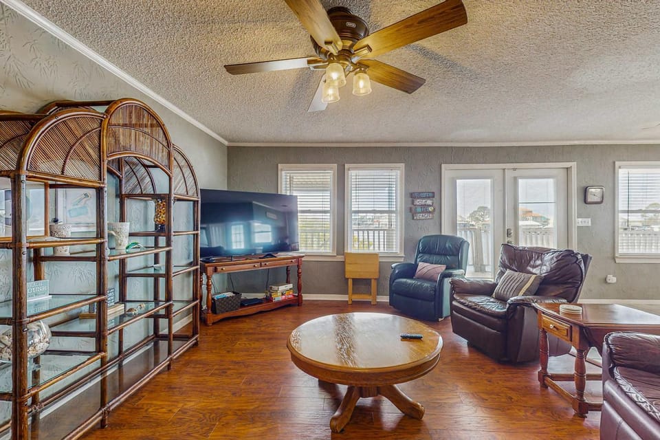 Dreamy Duplex on the Bay with Views Full Kitchen & Free WiFi - Dogs Welcome House in Dauphin Island