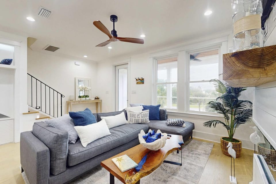 Waterview duplex with gas grill internet and bunkrooms House in Dauphin Island