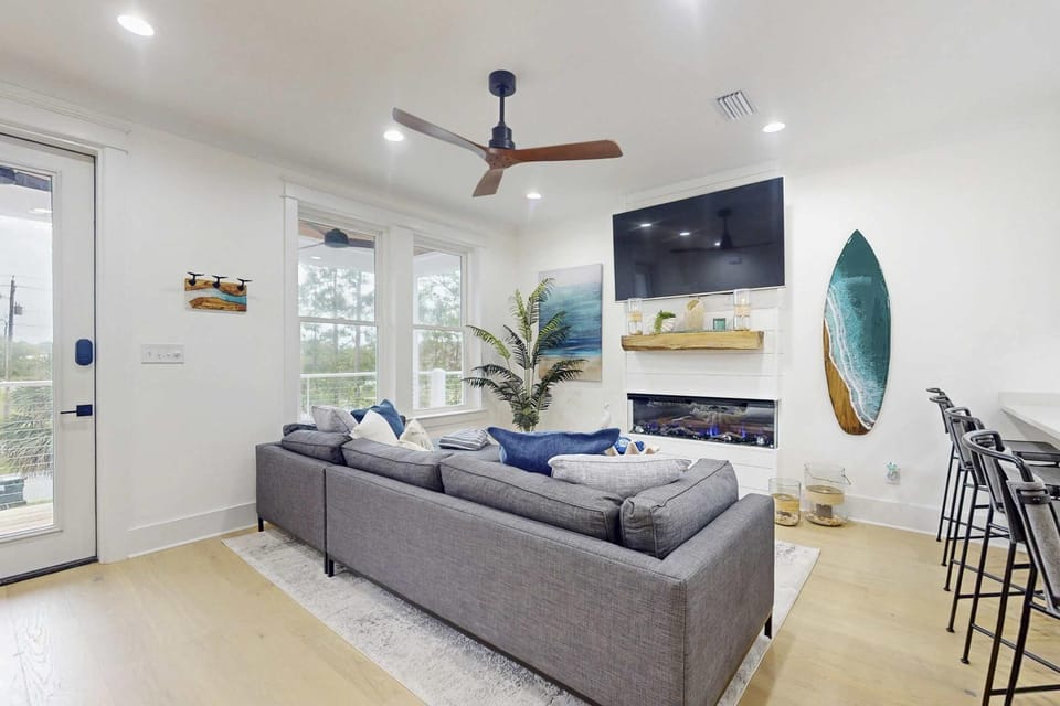 Fabulous Gulf view duplex that is walking distance to restaurants and beach House in Dauphin Island