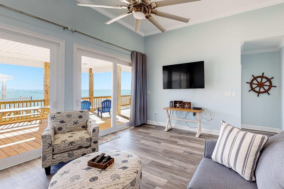 Ultimate oceanfront getaway for large groups with amazing views and sundeck House in Dauphin Island