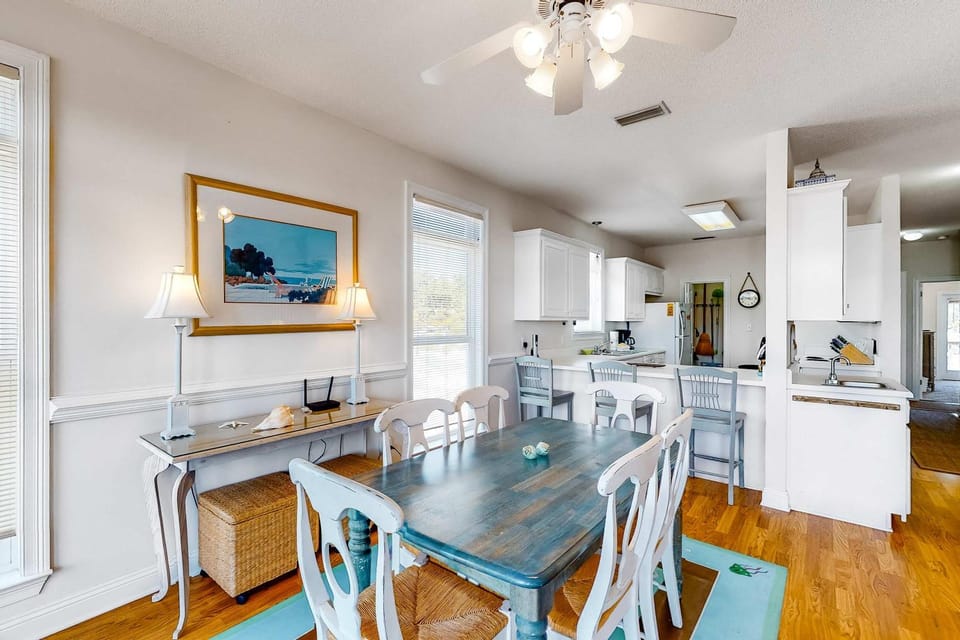 Bright duplex with two full kitchens large decks and private washer dryers House in Dauphin Island