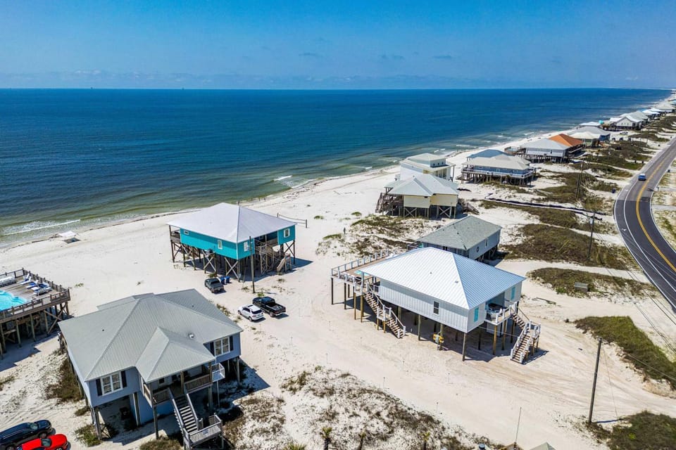 Gulf-Front Oasis - Rooftop Heated Pool Elevator & Dog-Friendly House in Dauphin Island