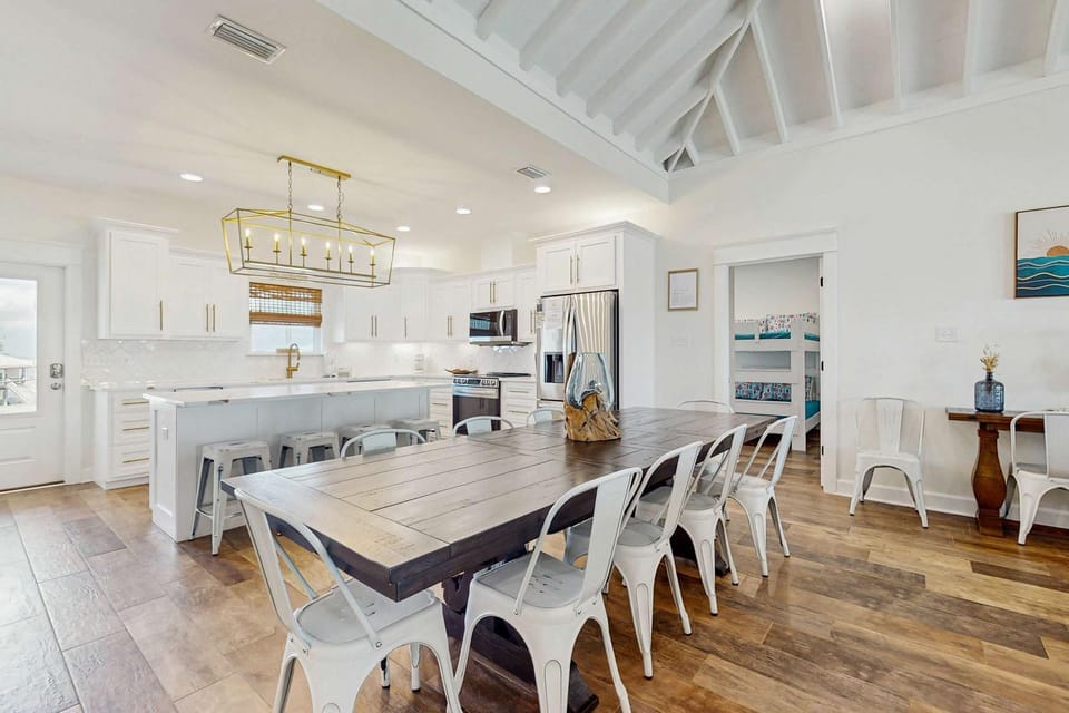 Gulf-Front Oasis - Rooftop Heated Pool Elevator & Dog-Friendly House in Dauphin Island