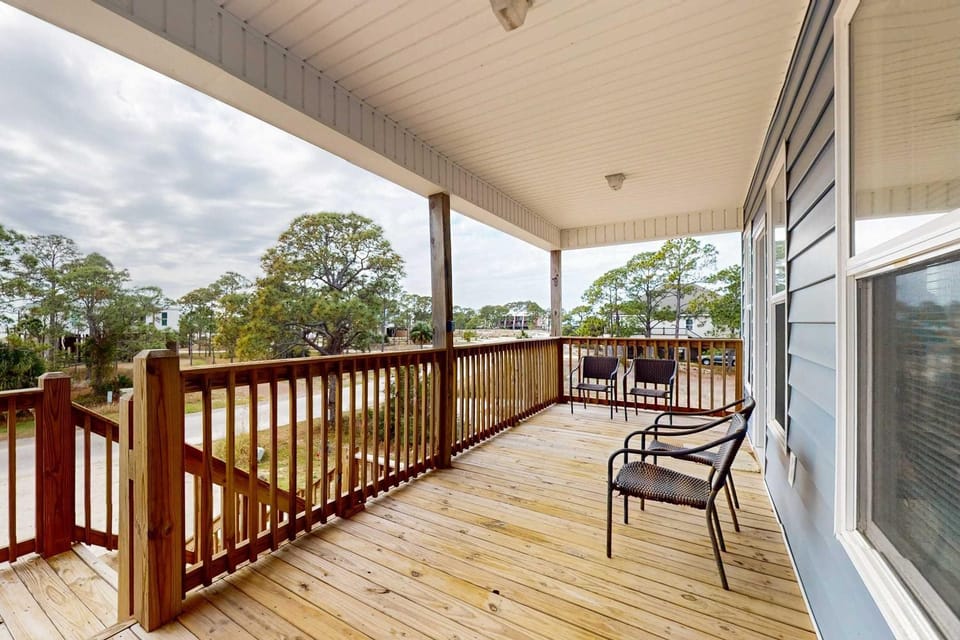 Gulfview duplex with loft full kitchen and washer and dryer House in Dauphin Island