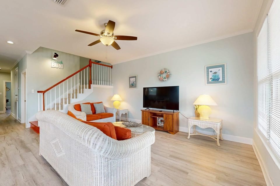 Gulfview duplex with loft full kitchen and washer and dryer House in Dauphin Island