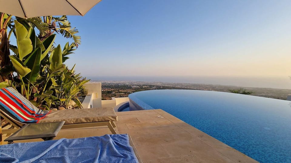Balcony/Terrace, Sea view, Swimming pool, sunbed