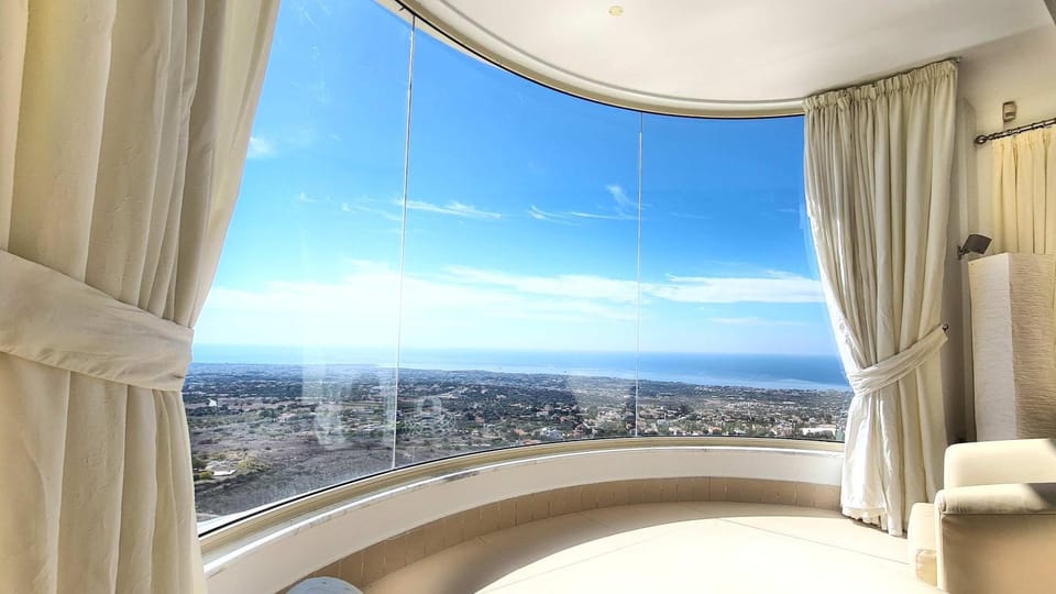 City view, Sea view