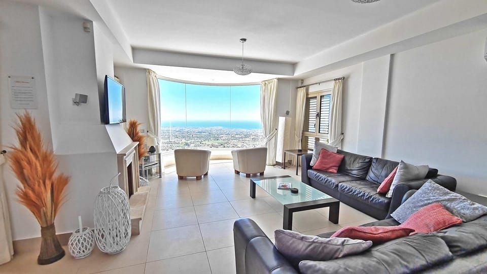 Natural landscape, Living room, Seating area