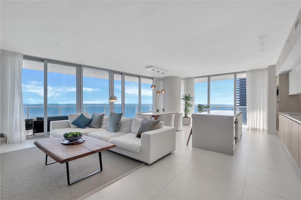 Prime Oceanfront 3BR Mansion in the Sky House in Hollywood Beach