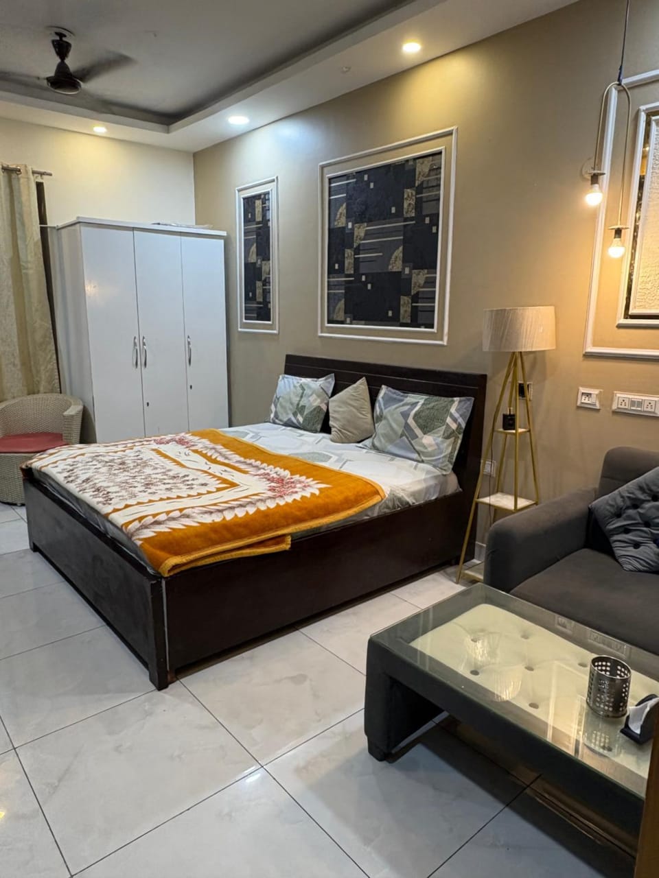Rao Studio Bed and Breakfast in Noida
