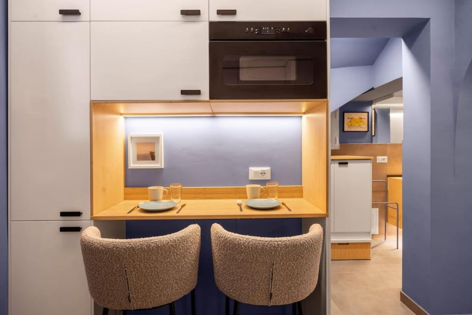 microwave, kitchen