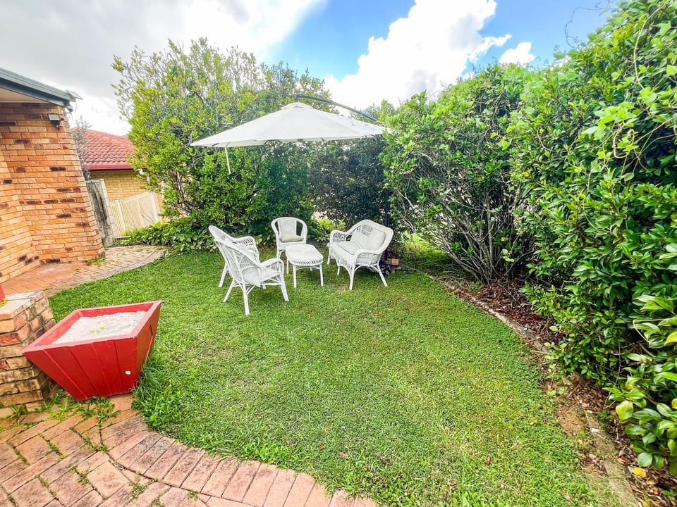 Floral Youth House Bed and Breakfast in Brisbane