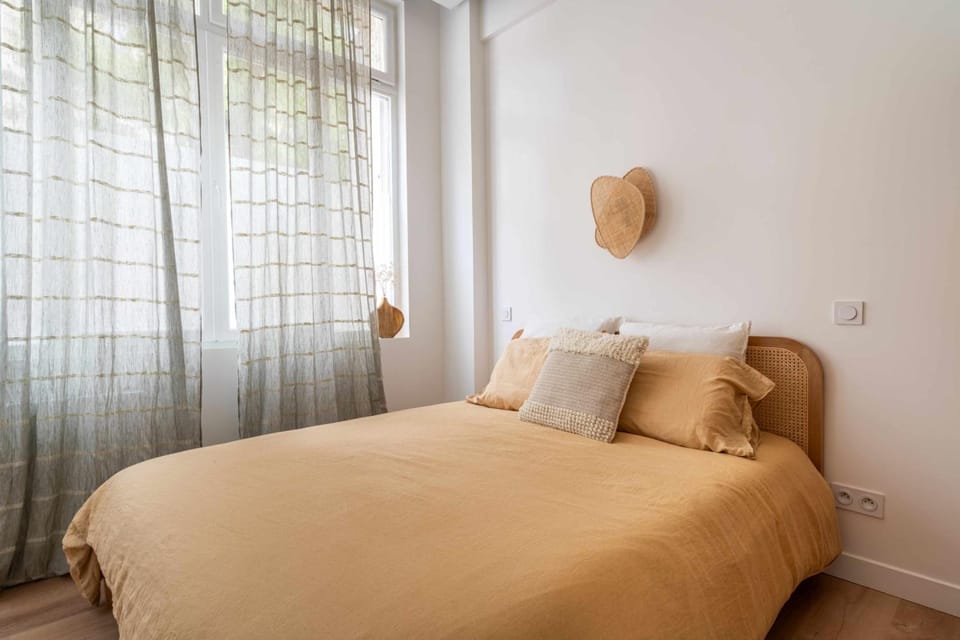 A modern renovated apartment near Metro Line 2 Apartment in Paris