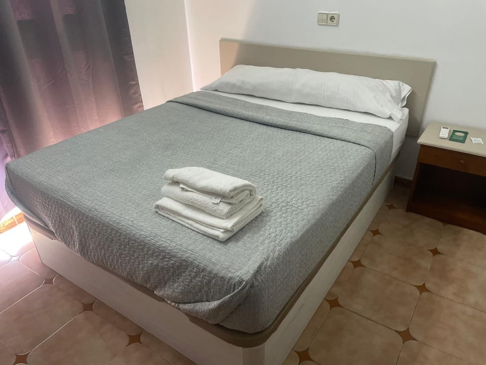 Hostal Treinta6 Bed and Breakfast in Community of Madrid