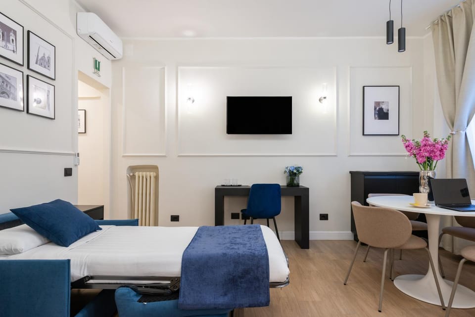 Bed, Photo of the whole room, Bedroom, air conditioner