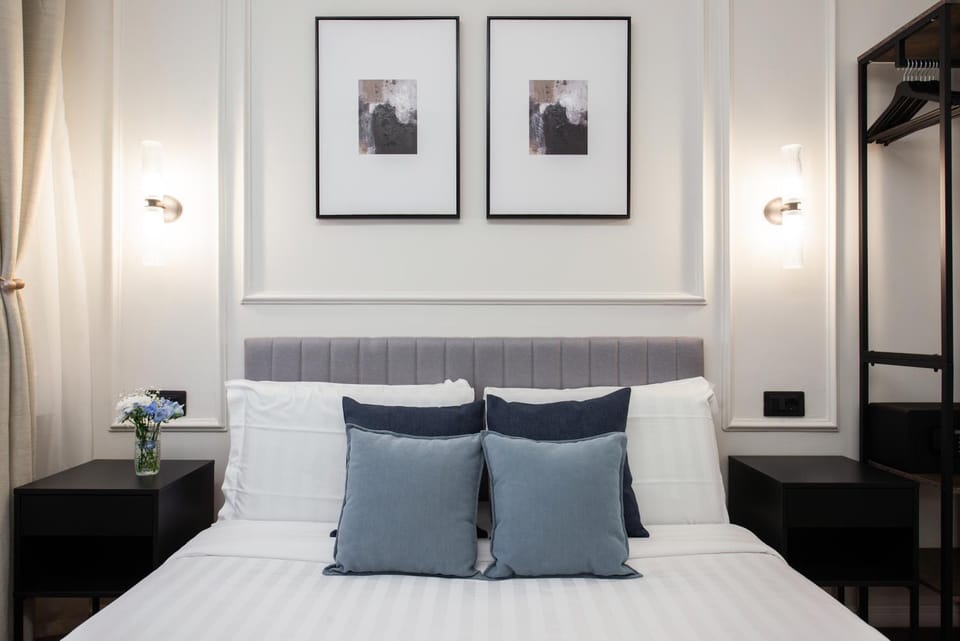 Bed, Photo of the whole room, Bedroom