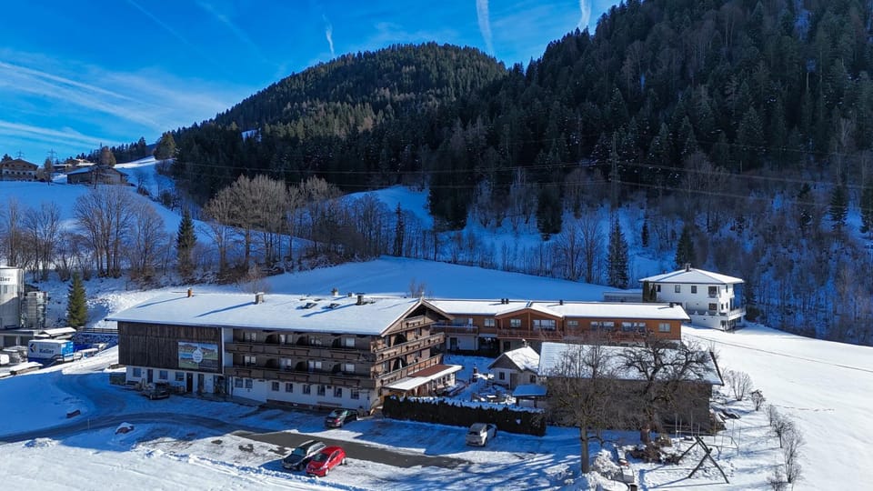 Property building, Day, Natural landscape, Winter, Mountain view