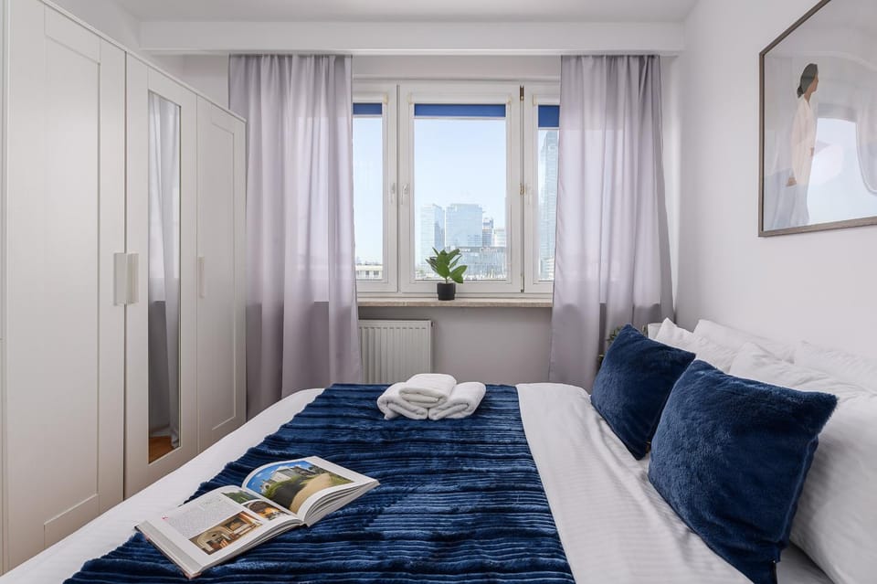 Bed, Bedroom, towels, wardrobe