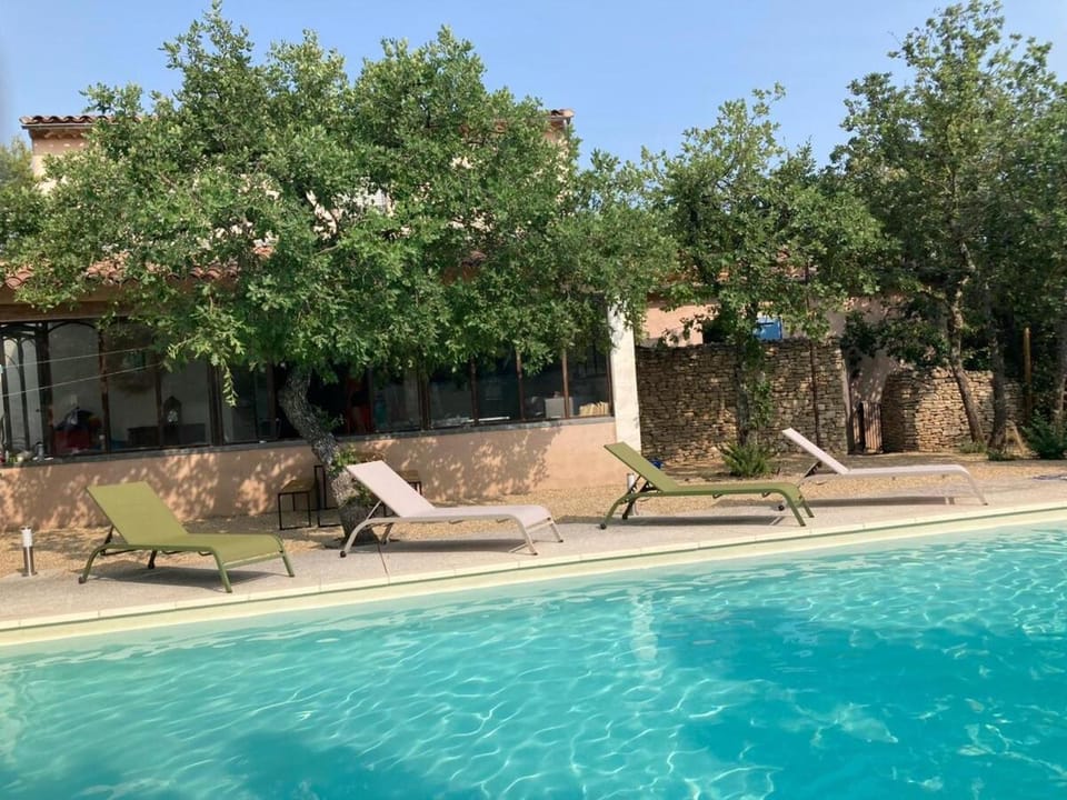 Riad en Provence, calme, piscine, climatisé Villa in Gordes