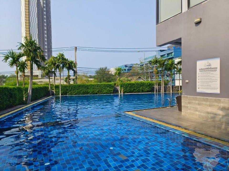 1 BR 5mins to beach high floor Dusit Grand Condo Apartment in Pattaya City