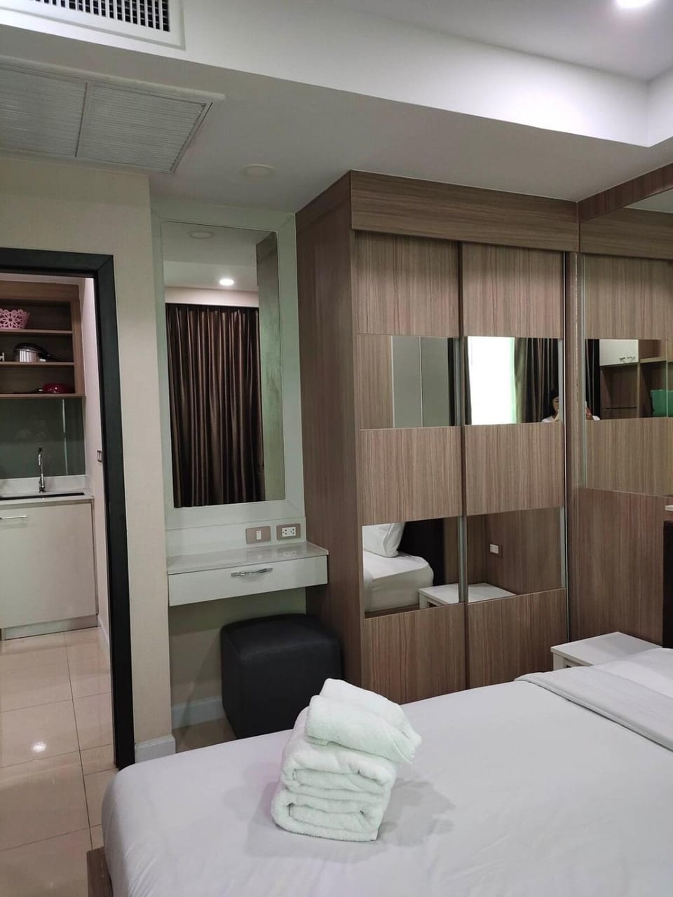 1 BR 5mins to beach high floor Dusit Grand Condo Apartment in Pattaya City