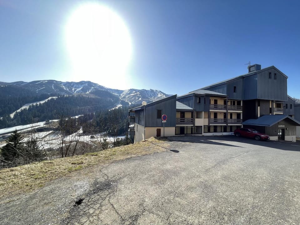 Property building, Mountain view
