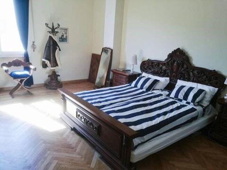 Beautiful apartment with great downtown location Apartment in Sanremo