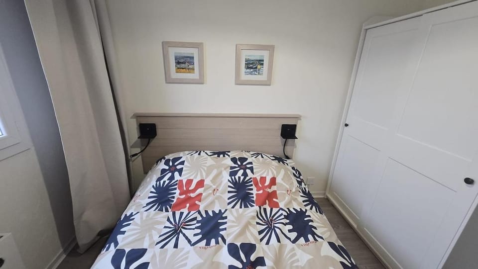 App T2 cosy refait à neuf, parking privé, linge de maison et ménage compris Apartment in Normandy