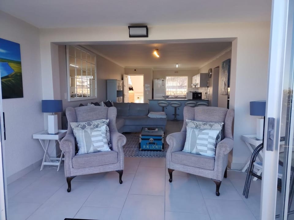 TV and multimedia, Seating area
