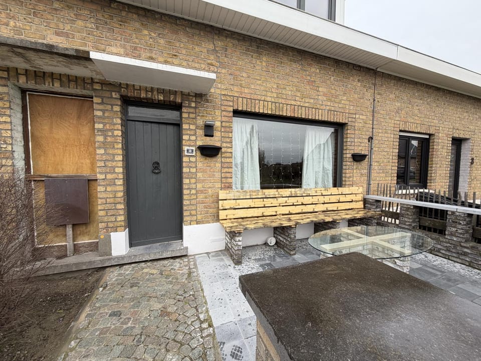 Property building, Facade/entrance, Balcony/Terrace