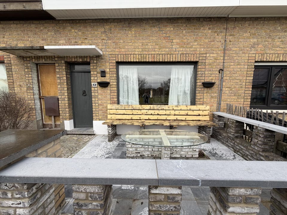 Property building, Facade/entrance, Balcony/Terrace