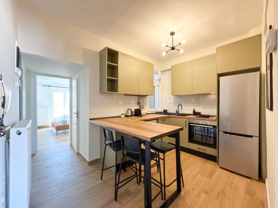Coffee/tea facilities, Dining area, internet, oven, stove, kitchen