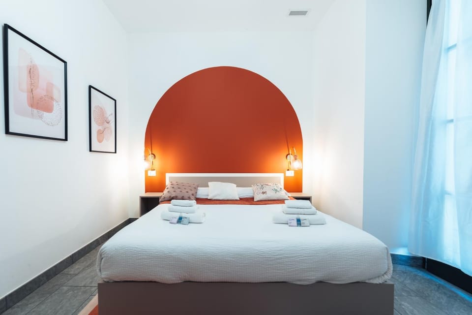 Bed, Photo of the whole room, Bedroom