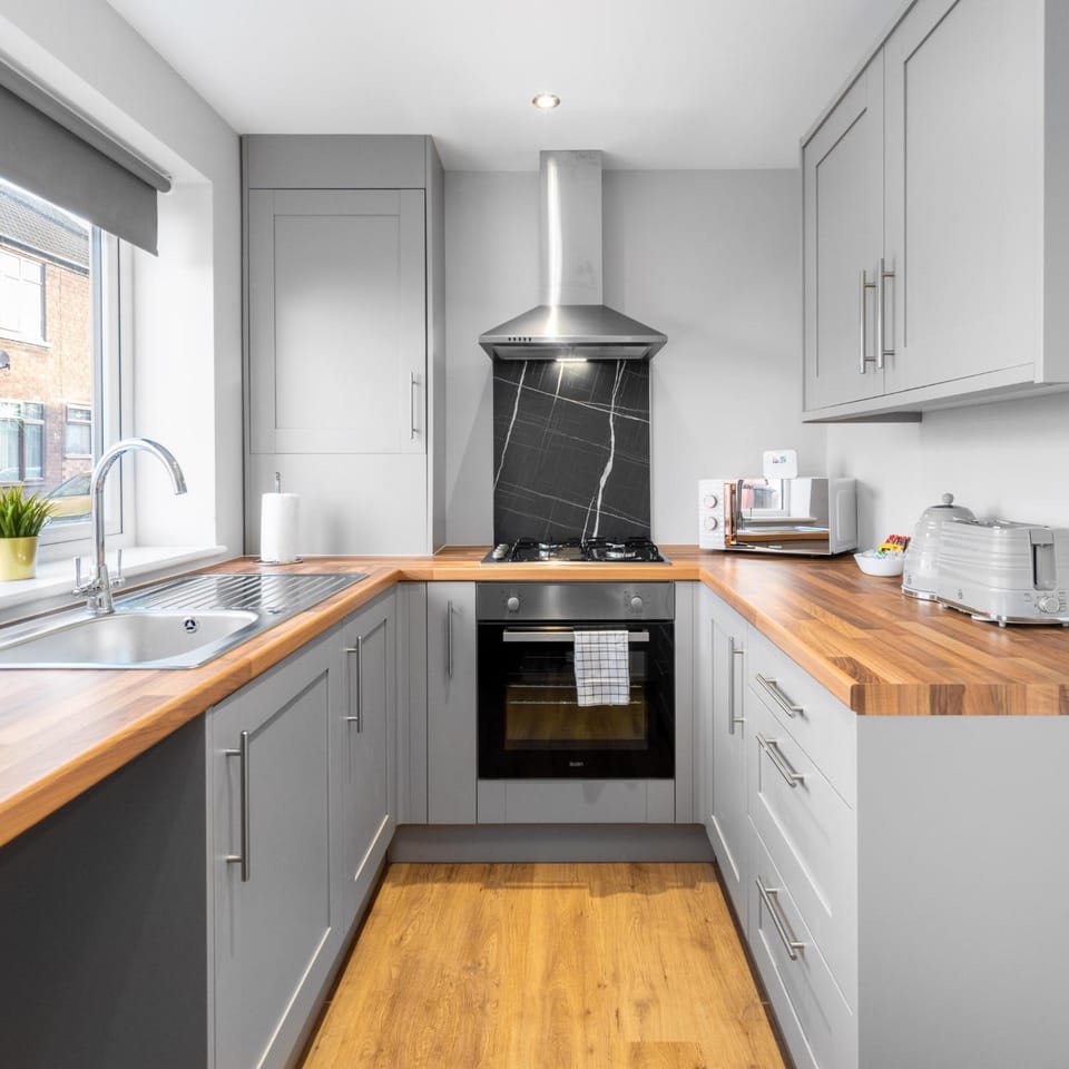 Kitchen or kitchenette, dishwasher, toaster