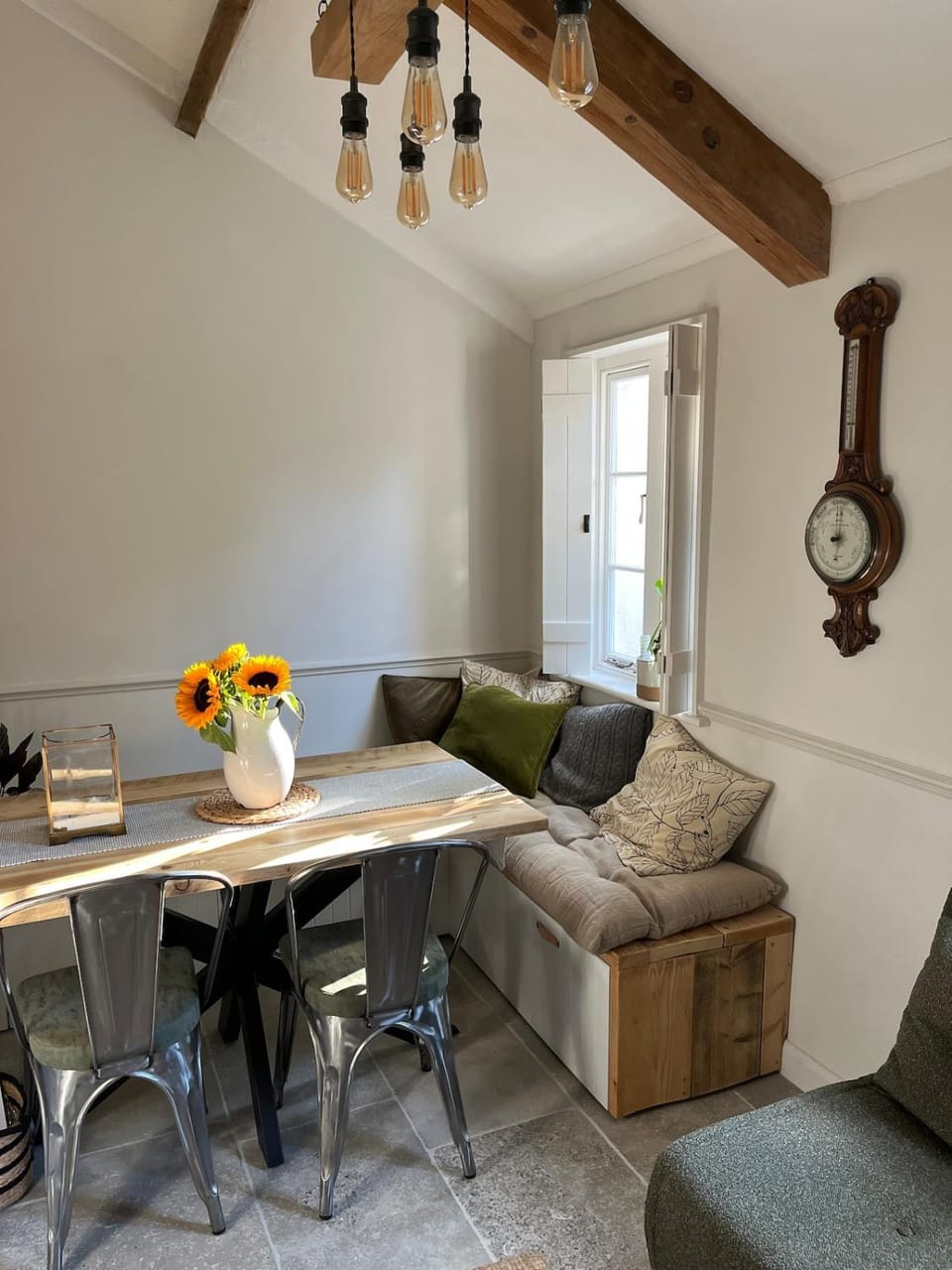 Beautiful 1840s Grade II Listed Almshouse House in Beckenham