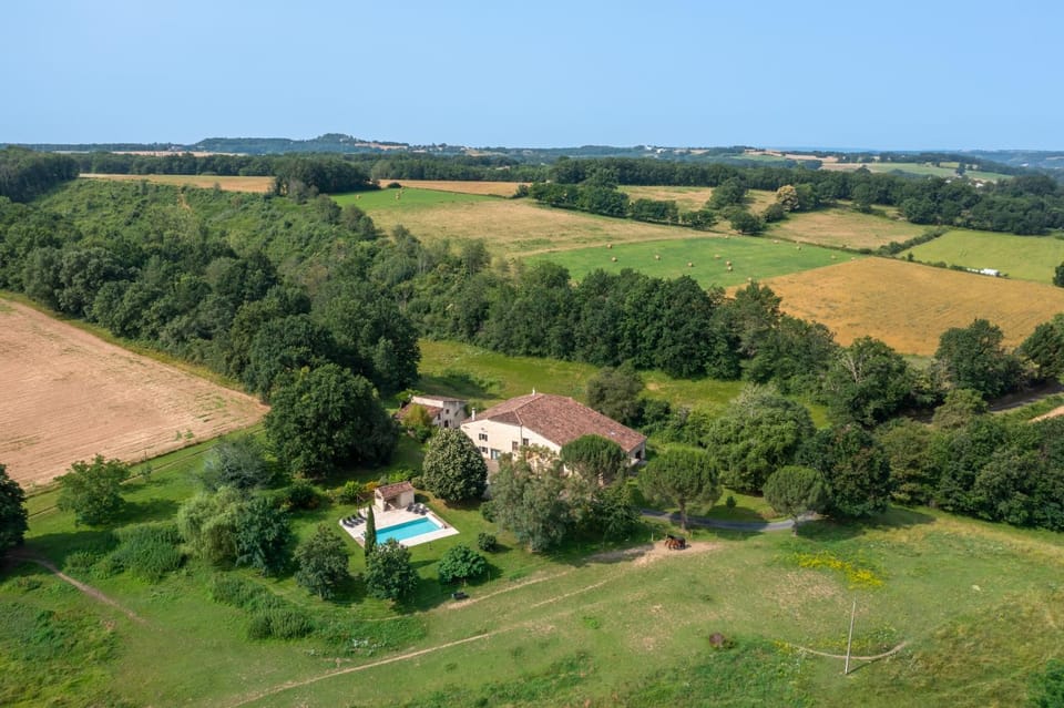 Property building, Day, Natural landscape, Bird's eye view, Pool view, Swimming pool