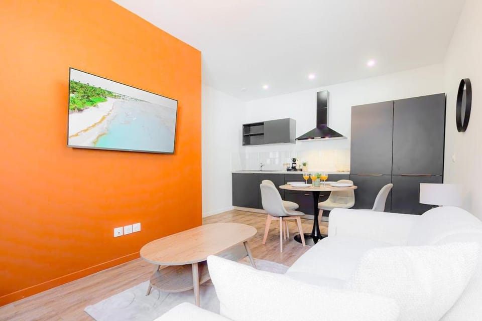 4 Seasons Nest - Cour Privée - Paris Apartment in Paris