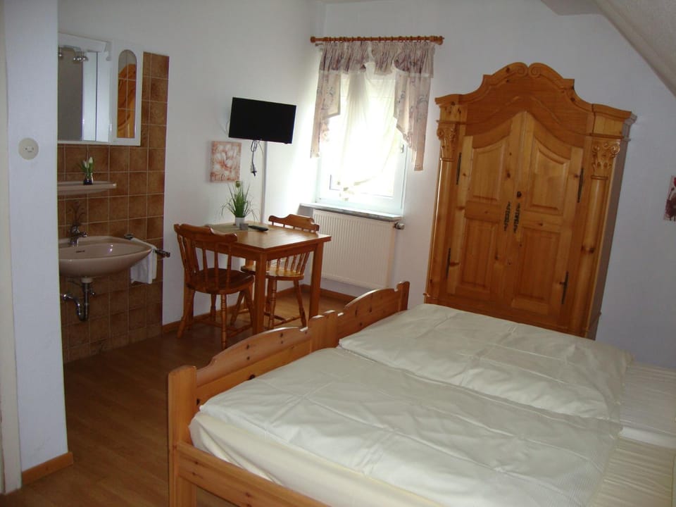 Bed, Photo of the whole room, wardrobe